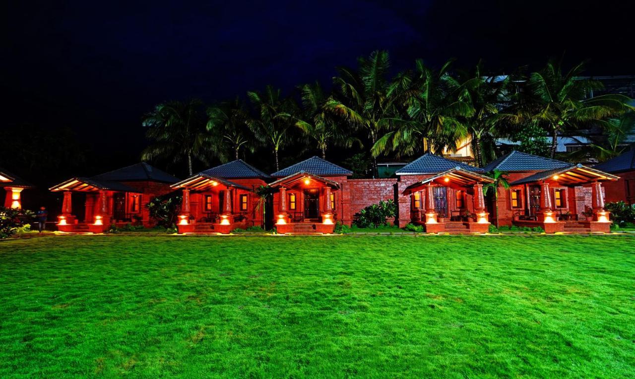 Siddhagiri Hotel And Resort Wai Ngoại thất bức ảnh